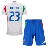 Camiseta Italia Alessandro Bastoni #23 Visitante Equipación para niños Eurocopa 2024 manga corta (+ pantalones cortos)